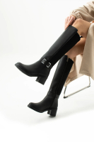 Çift Toka Detaylı Fermuarlı Siyah Renkli Çizme